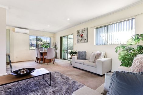 Photo of property in 2/38 Sandwich Road, St Andrews, Hamilton, 3200