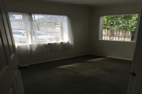 Photo of property in 18a Sylvan Crescent, Te Atatu South, Auckland, 0610