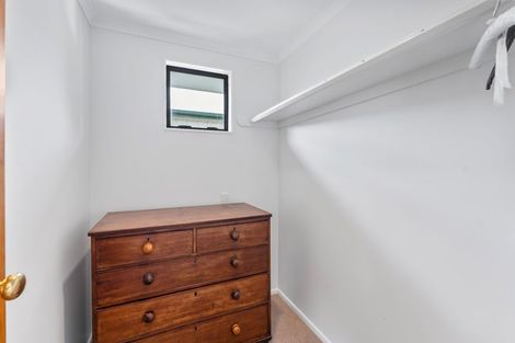 Photo of property in 13 Atua Street, Waikanae Beach, Waikanae, 5036