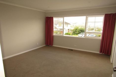 Photo of property in 6 Saint Hildas Glade, Tawa, Wellington, 5028