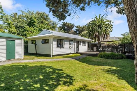 Photo of property in 17a Wairere Grove, Paraparaumu, 5032