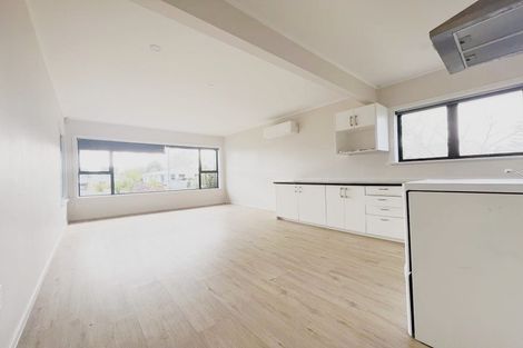 Photo of property in 52 Landon Avenue, Mangere East, Auckland, 2024