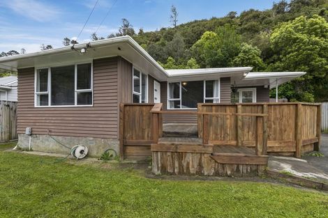 Photo of property in 20 Sunny Grove, Wainuiomata, Lower Hutt, 5014