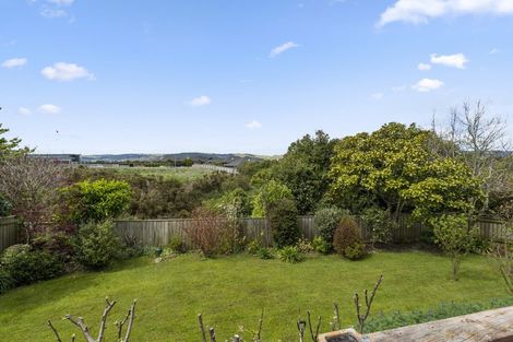 Photo of property in 22 Abby Road, Fitzherbert, Palmerston North, 4410