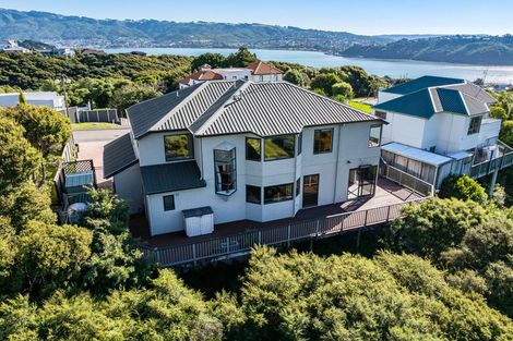 Photo of property in 8 Glengavel Grove, Papakowhai, Porirua, 5024
