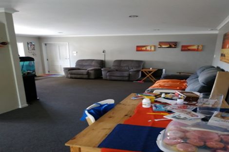 Photo of property in 2/27 Rice Crescent, Papakura, 2110