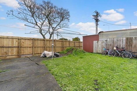 Photo of property in 1 Riverpark Crescent, Henderson, Auckland, 0610