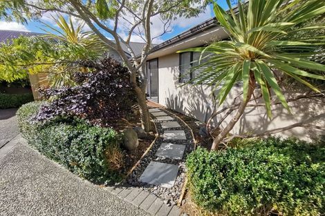 Photo of property in 11 Ron Place, Fitzherbert, Palmerston North, 4410