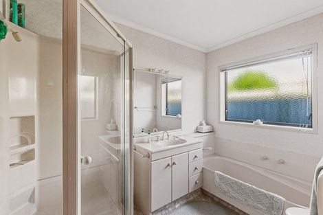 Photo of property in 11 Belgrave Place, Taradale, Napier, 4112