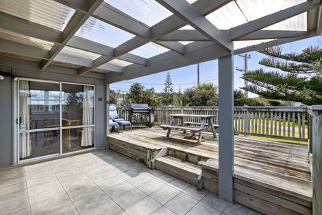 Photo of property in 90 Pinedale Crescent, Riversdale Beach, Masterton, 5872