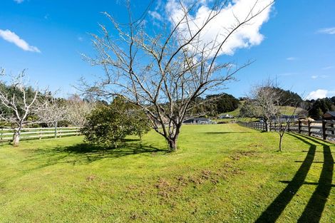 Photo of property in 6 Bonnie Doon Place, Kauri, 0185