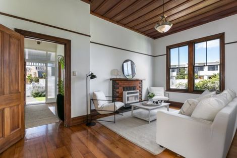 Photo of property in 62 Charles Street, Westshore, Napier, 4110