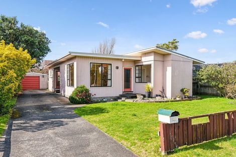 Photo of property in 13 Bahama Crescent, Paraparaumu Beach, Paraparaumu, 5032