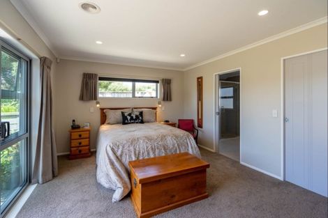 Photo of property in 4 Petrel Close, Paraparaumu Beach, Paraparaumu, 5032
