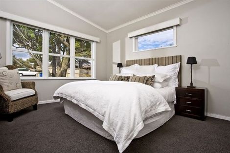 Photo of property in 1/41 Shakespeare Road, Milford, Auckland, 0620