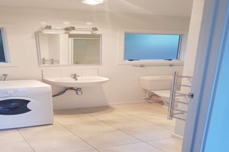 Photo of property in 52 Moore Street, Hillcrest, Auckland, 0627