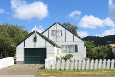 Photo of property in 5 Shanly Street, Brown Owl, Upper Hutt, 5018