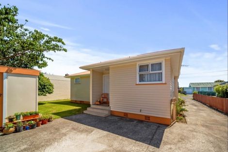 Photo of property in 6 Murray Avenue, Hawera, 4610