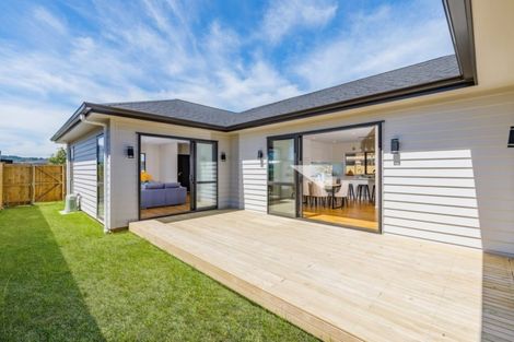 Photo of property in 4 Konoba Avenue, Kumeu, 0810