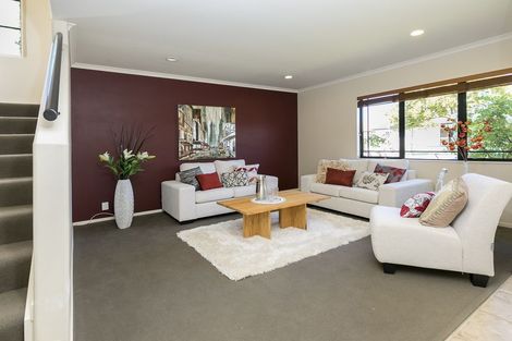 Photo of property in 57 Carousel Crescent, East Tamaki Heights, Auckland, 2016