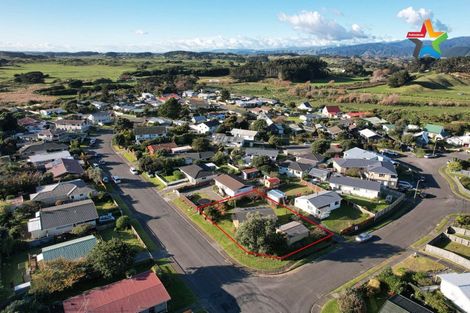 Photo of property in 42 Norfolk Crescent, Otaki Beach, Otaki, 5512
