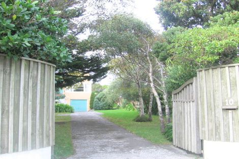 Photo of property in 10 Mana Esplanade, Paremata, Porirua, 5026