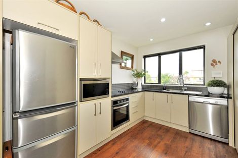 Photo of property in 2/82 Packe Street, Edgeware, Christchurch, 8013