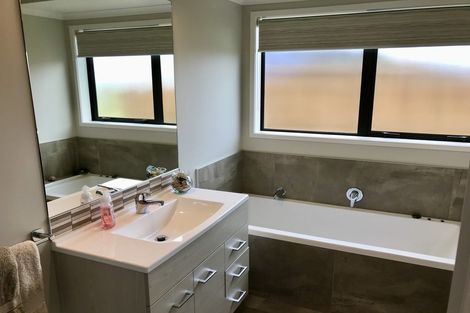 Photo of property in 48 Leeward Drive, Whitianga, 3510