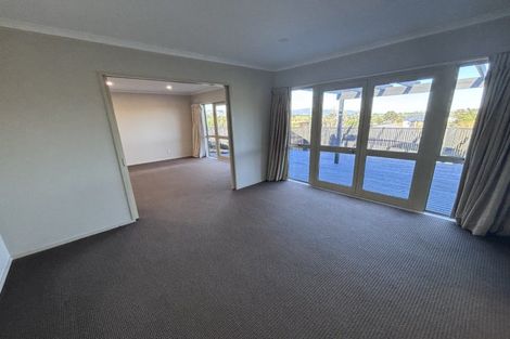 Photo of property in 6 Kea Place, Fitzherbert, Palmerston North, 4410