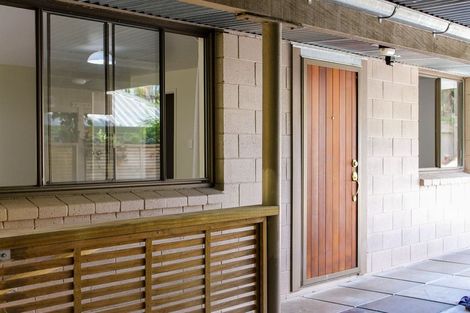 Photo of property in 17 Busby Hill, Havelock North, 4130