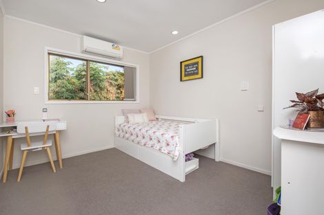Photo of property in 2/38 Stanniland Street, Sunnyhills, Auckland, 2010