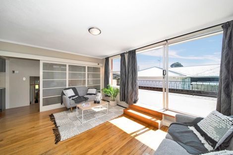 Photo of property in 72 Pioneer Road, Moturoa, New Plymouth, 4310