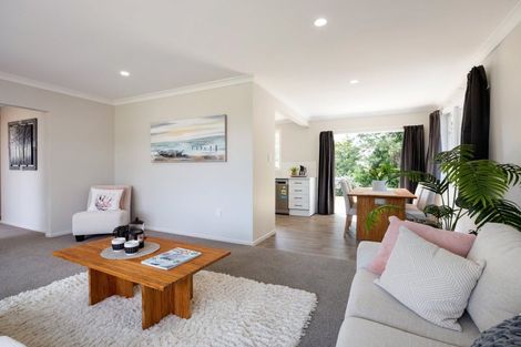 Photo of property in 11 Keitha Place, Glenview, Hamilton, 3206