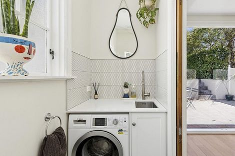 Photo of property in 8 Stanley Street, Berhampore, Wellington, 6023