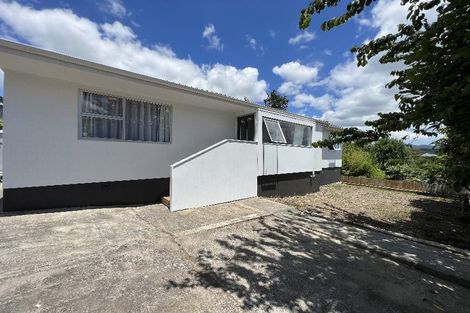 Photo of property in 2/13 Sunnyside Road, Sunnyvale, Auckland, 0612