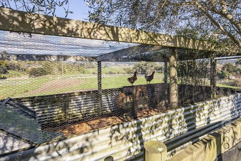 Photo of property in 83 Tarrant Road, Helensville, 0875