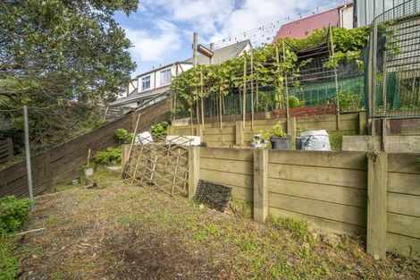 Photo of property in 19 Hollydale Grove, Churton Park, Wellington, 6037