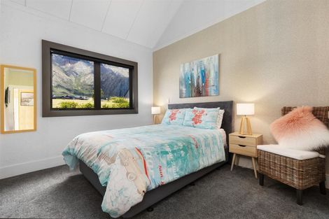 Photo of property in 11 Cunninghams Drive, Jacks Point, Queenstown, 9371