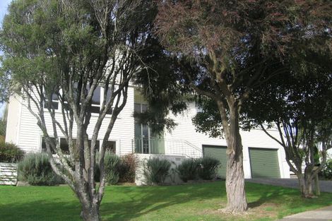 Photo of property in 33 Pembroke Street, Tawa, Wellington, 5028