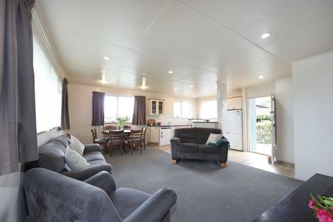 Photo of property in 33 Folkestone Drive, Flaxmere, Hastings, 4120