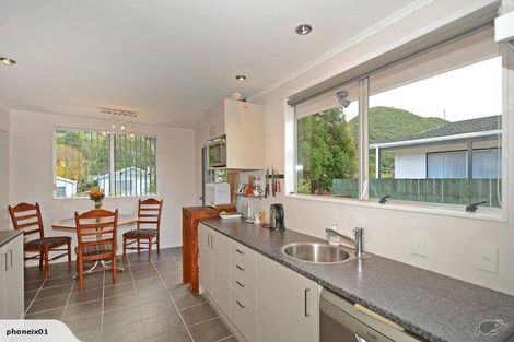 Photo of property in 1 Topeka Grove, Totara Park, Upper Hutt, 5018