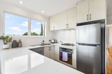 Photo of property in 3/4 Beach Road, Castor Bay, Auckland, 0620
