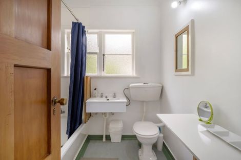 Photo of property in 10 Clapham Place, Whanganui East, Whanganui, 4500