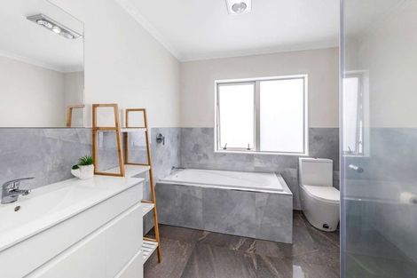 Photo of property in 16 Dolbel Place, Mangere East, Auckland, 2024