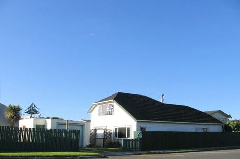 Photo of property in 4 Toms Road, Titahi Bay, Porirua, 5022