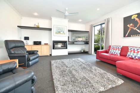Photo of property in 37a Shakespear Road, Army Bay, Whangaparaoa, 0930