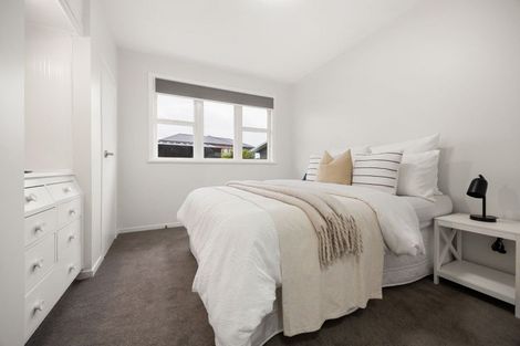 Photo of property in 35 Sandwich Road, St Andrews, Hamilton, 3200