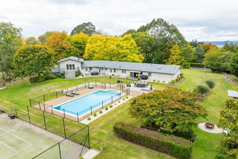 Photo of property in 142 Gillespie Place, Acacia Bay, Taupo, 3385