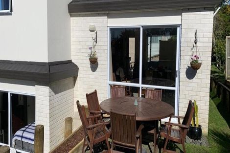 Photo of property in 1/17 Kells Place, Botany Downs, Auckland, 2010