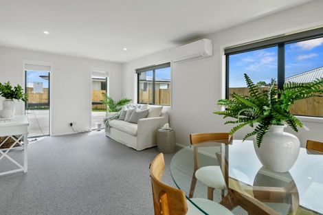 Photo of property in 11 Te Rehutai Rise, Welcome Bay, 3112